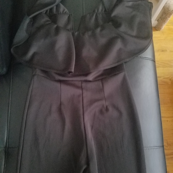 Women black jumpsuit made by Boohoo size US 8 - Picture 3 of 8
